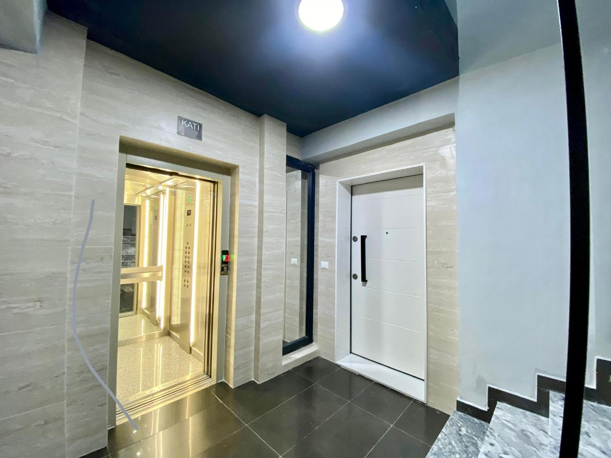"Superattico" - Central Tirana Gorgeous Penthouse, Free Parking Exteriör bild