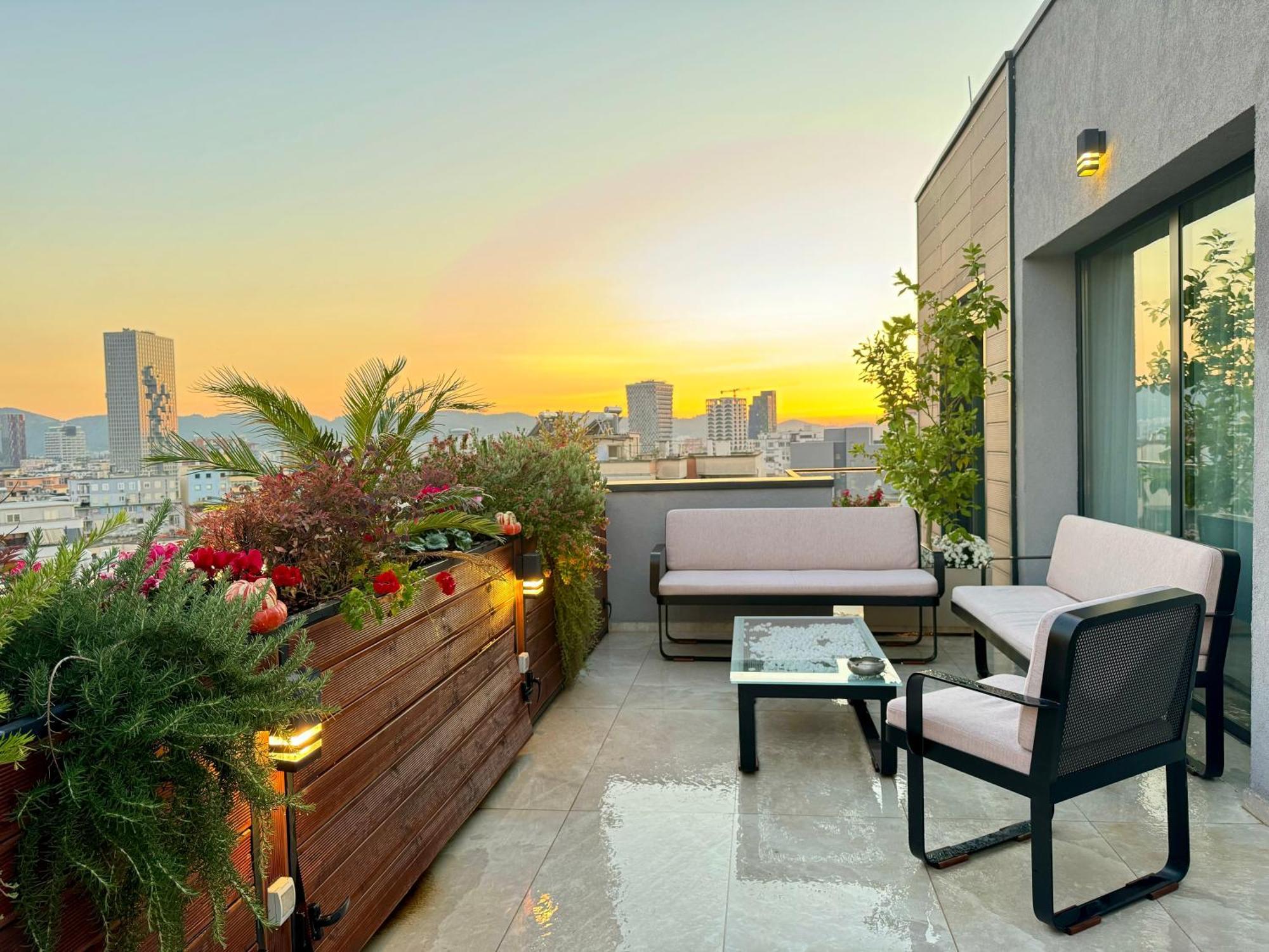 "Superattico" - Central Tirana Gorgeous Penthouse, Free Parking Exteriör bild