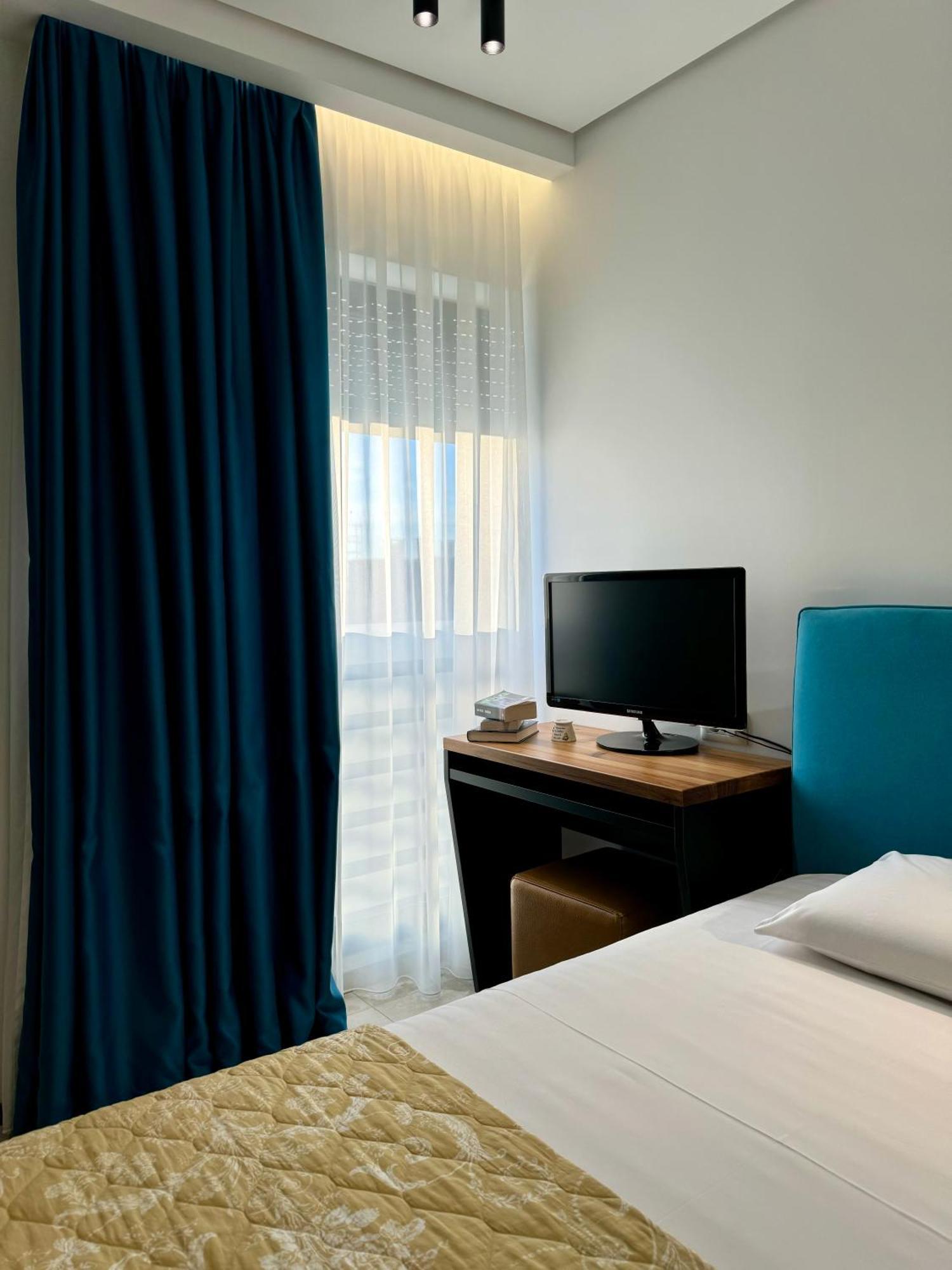 "Superattico" - Central Tirana Gorgeous Penthouse, Free Parking Exteriör bild