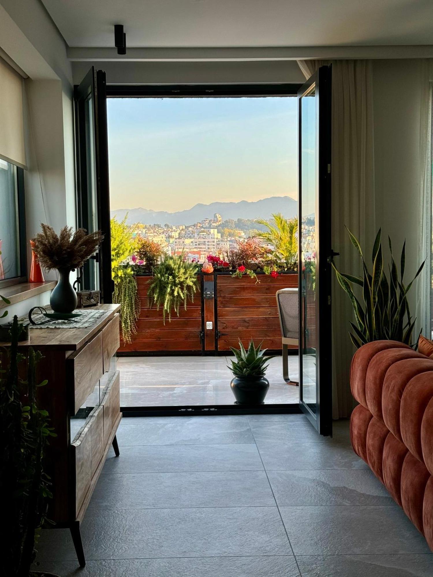 "Superattico" - Central Tirana Gorgeous Penthouse, Free Parking Exteriör bild